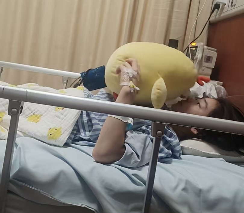 13岁运动员遭教练体罚索财后坠楼警方：2名涉事教练被立案调查